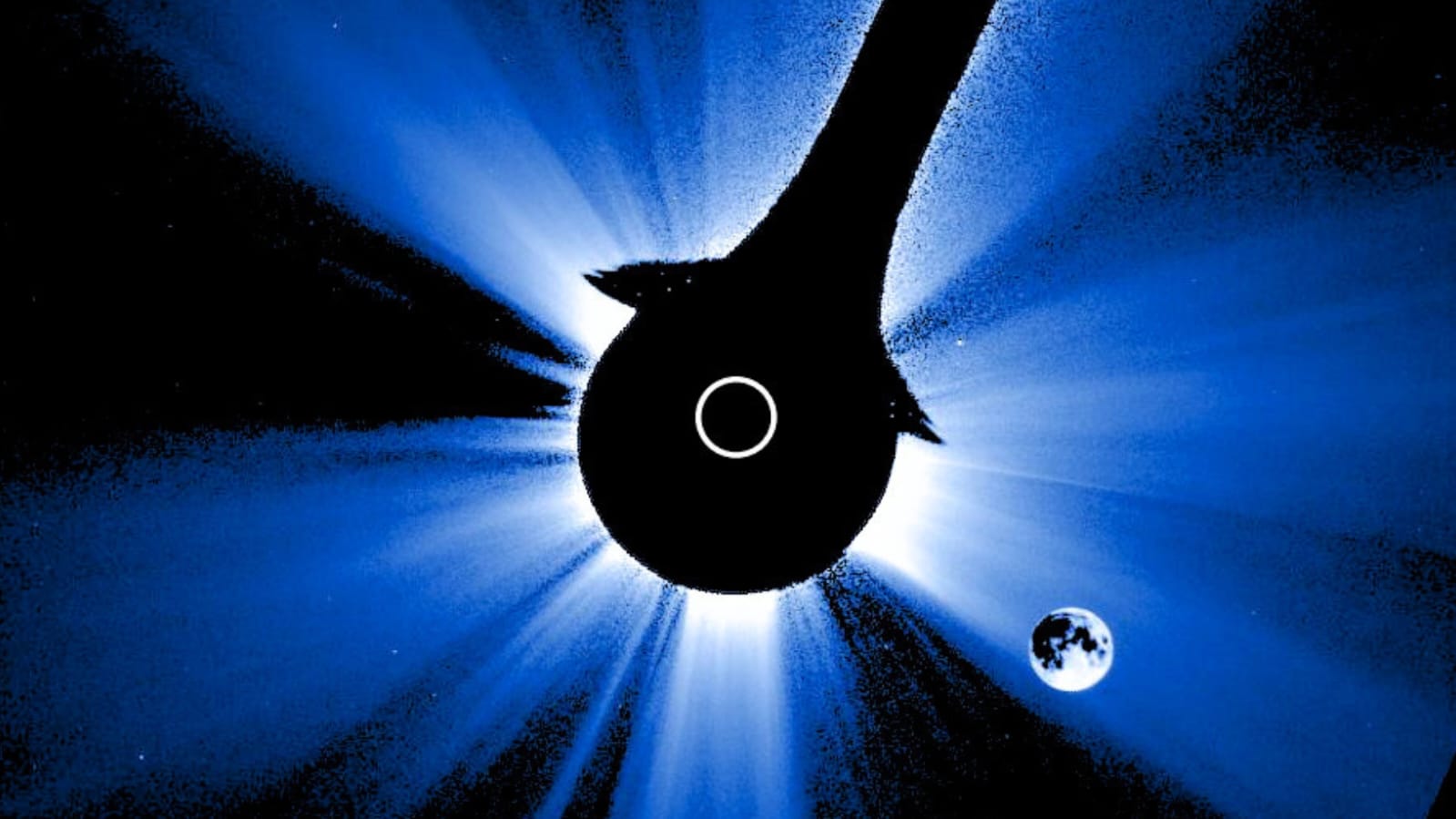 الكسوف الشمسى