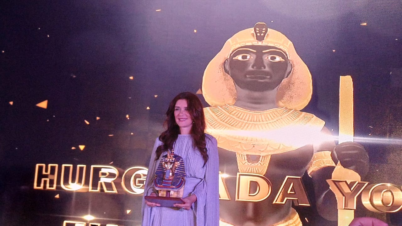 تكريم غادة عادل