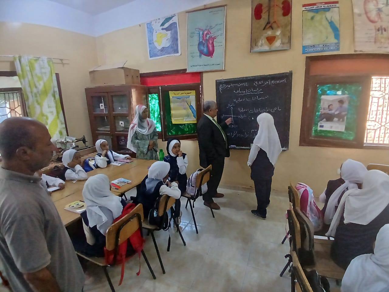 جولة فى مدارس إدارة الزينية التعليمية لمتابعة الإنضباط بالعام الجديد جولة فى مدارس إدارة الزينية التعليمية لمتابعة الإنضباط بالعام الجديد