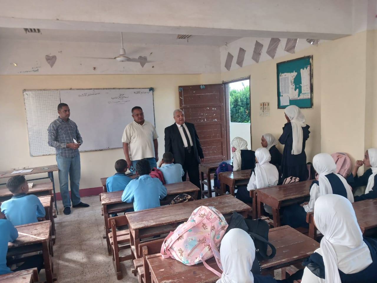 جولات فى مدارس الطود لمتابعة الإنضباط بالعام الجديد جولات فى مدارس الطود لمتابعة الإنضباط بالعام الجديد