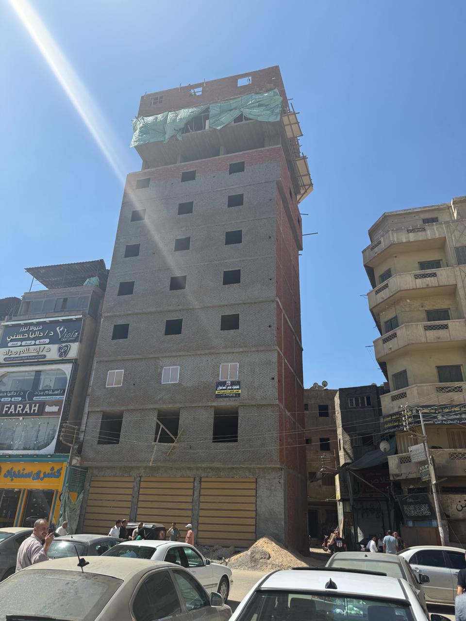 أحد العقارات المخالفة