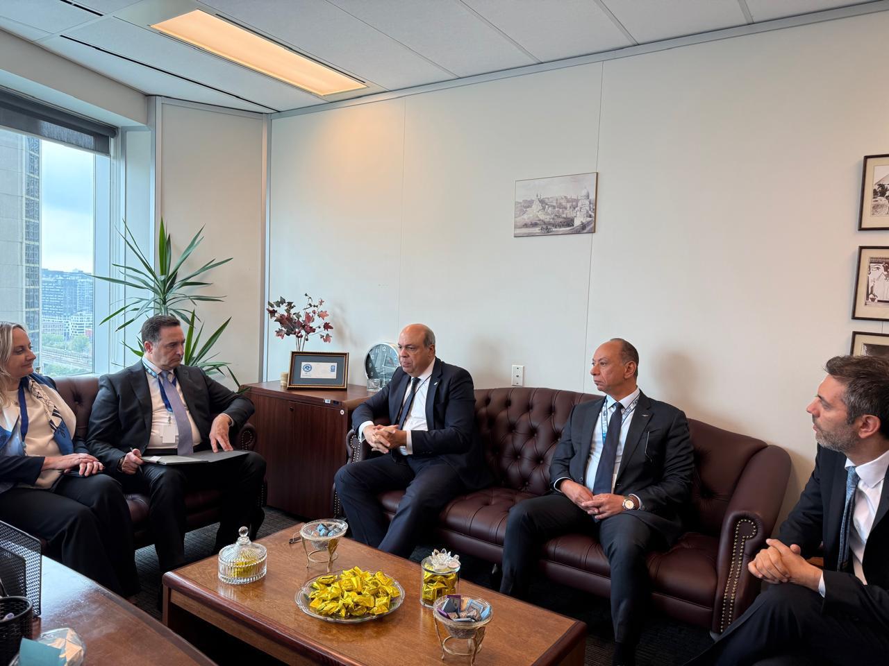 b386b049-87c3-4538-a01c-711af0137988