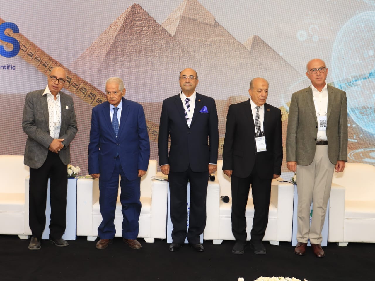 خلال افتتاح المؤتمر