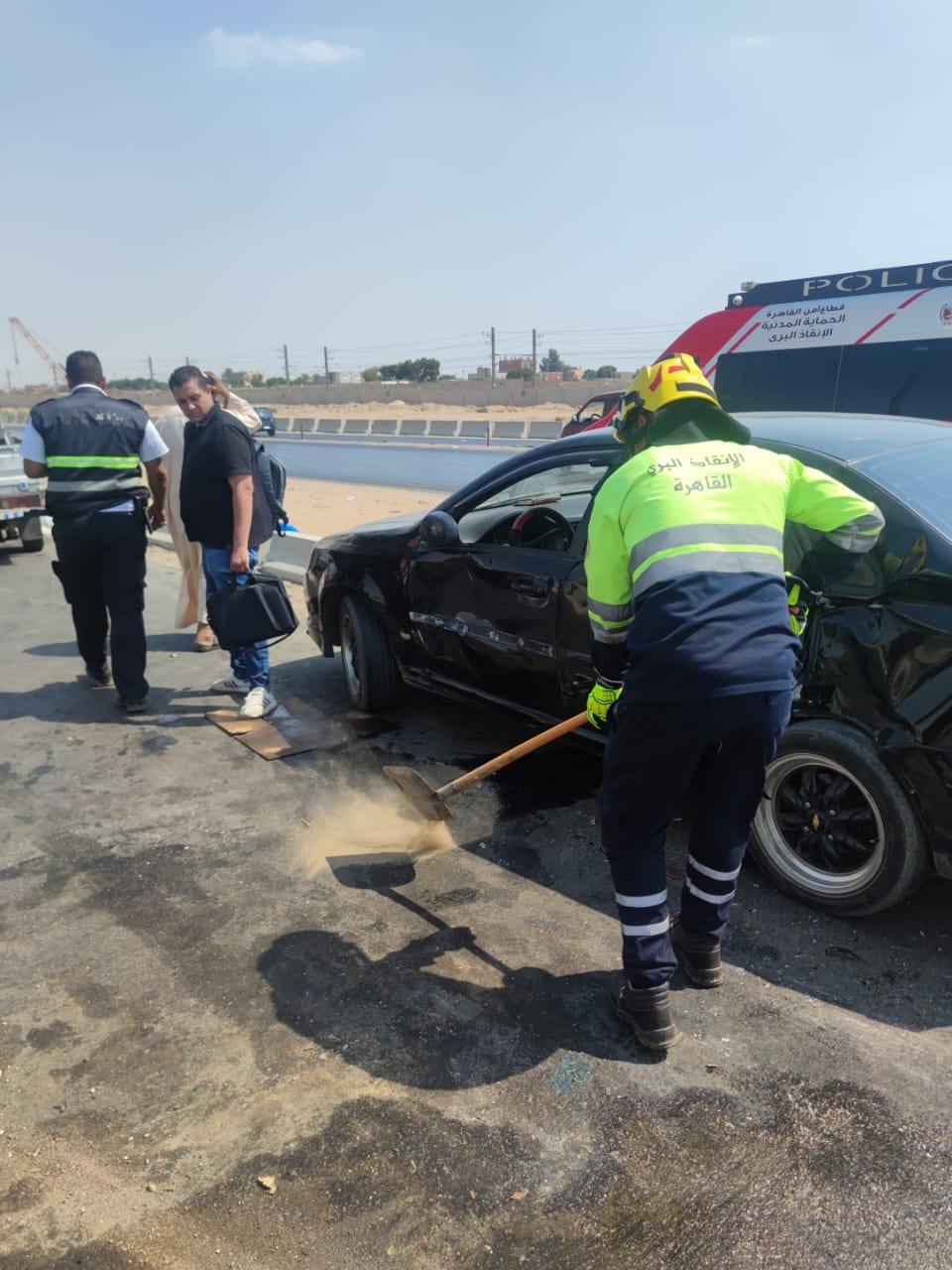 عمليات رفع حطام الحادث