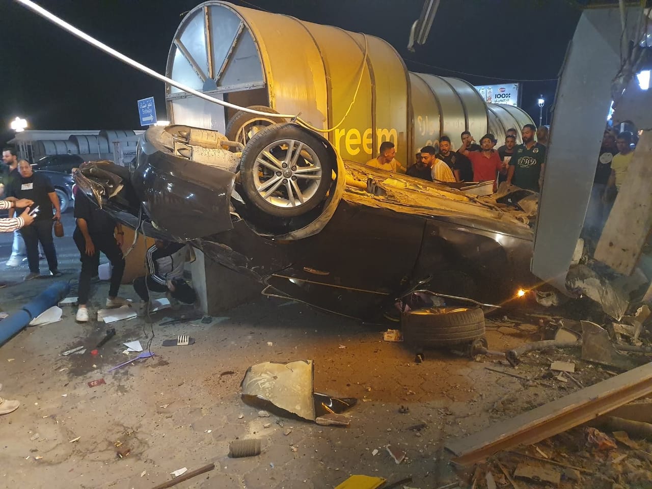 انقلاب سيارة بطريق كورنيش الإسكندرية