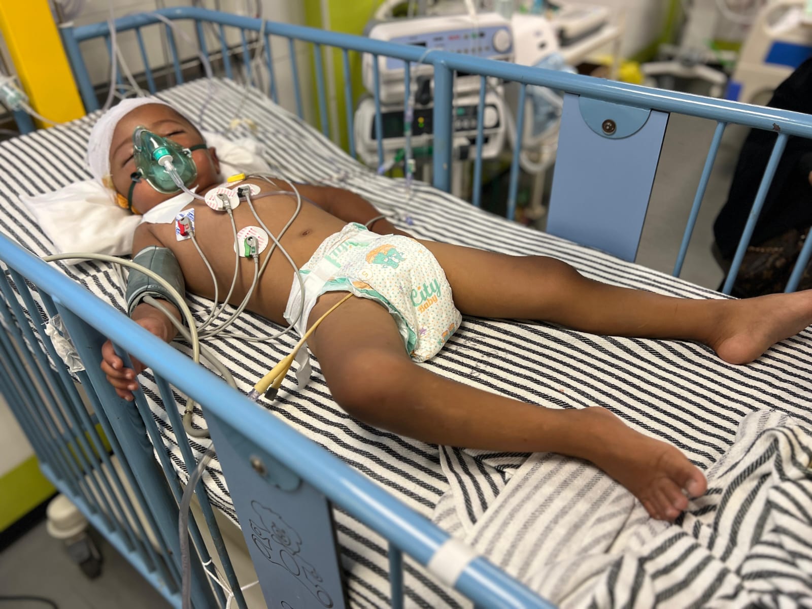 الطفل المصاب كنان أبو محسن