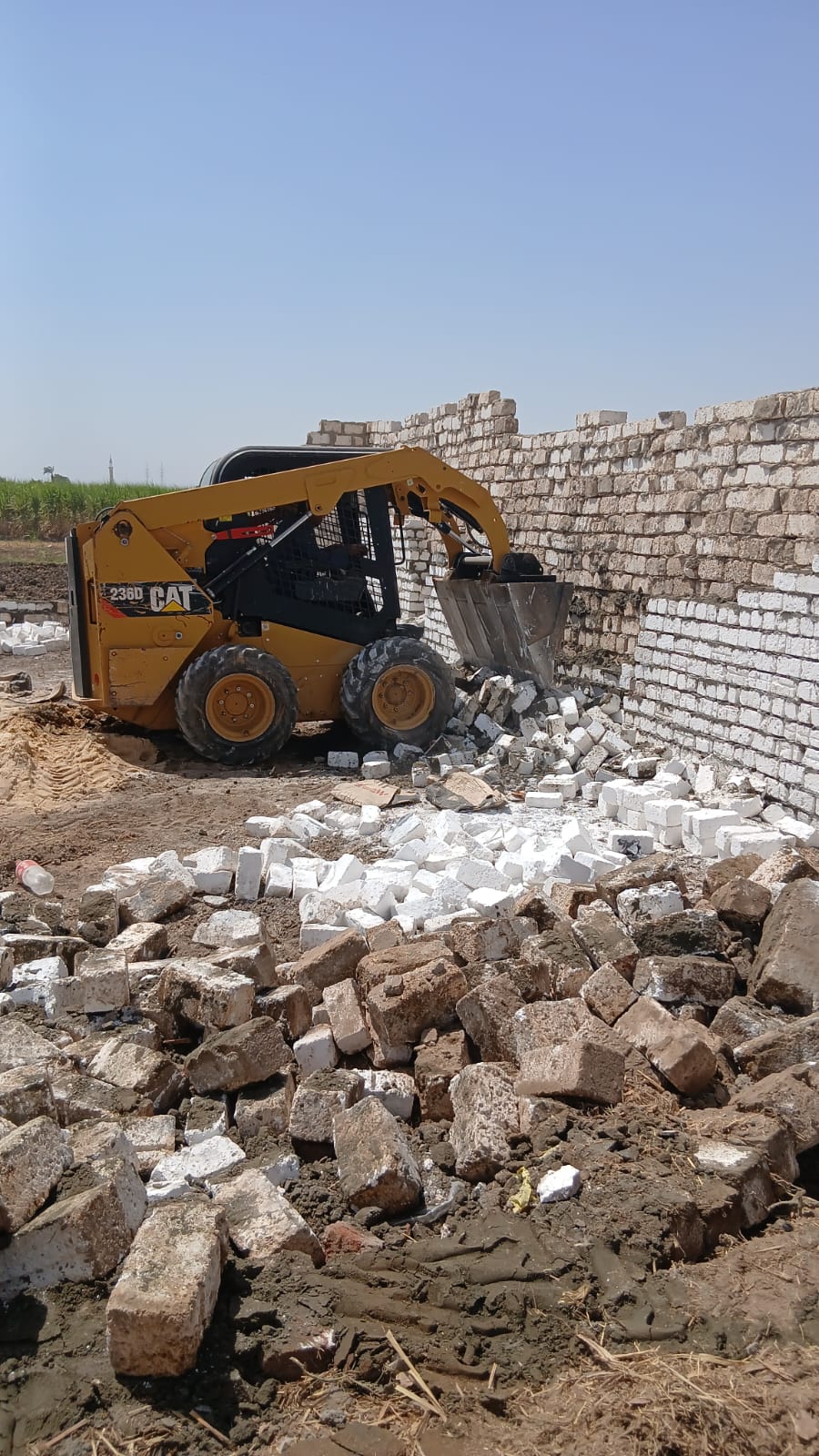 تنفيذ إزالة في المهد لحالة تعدي على الأراضي الزراعية