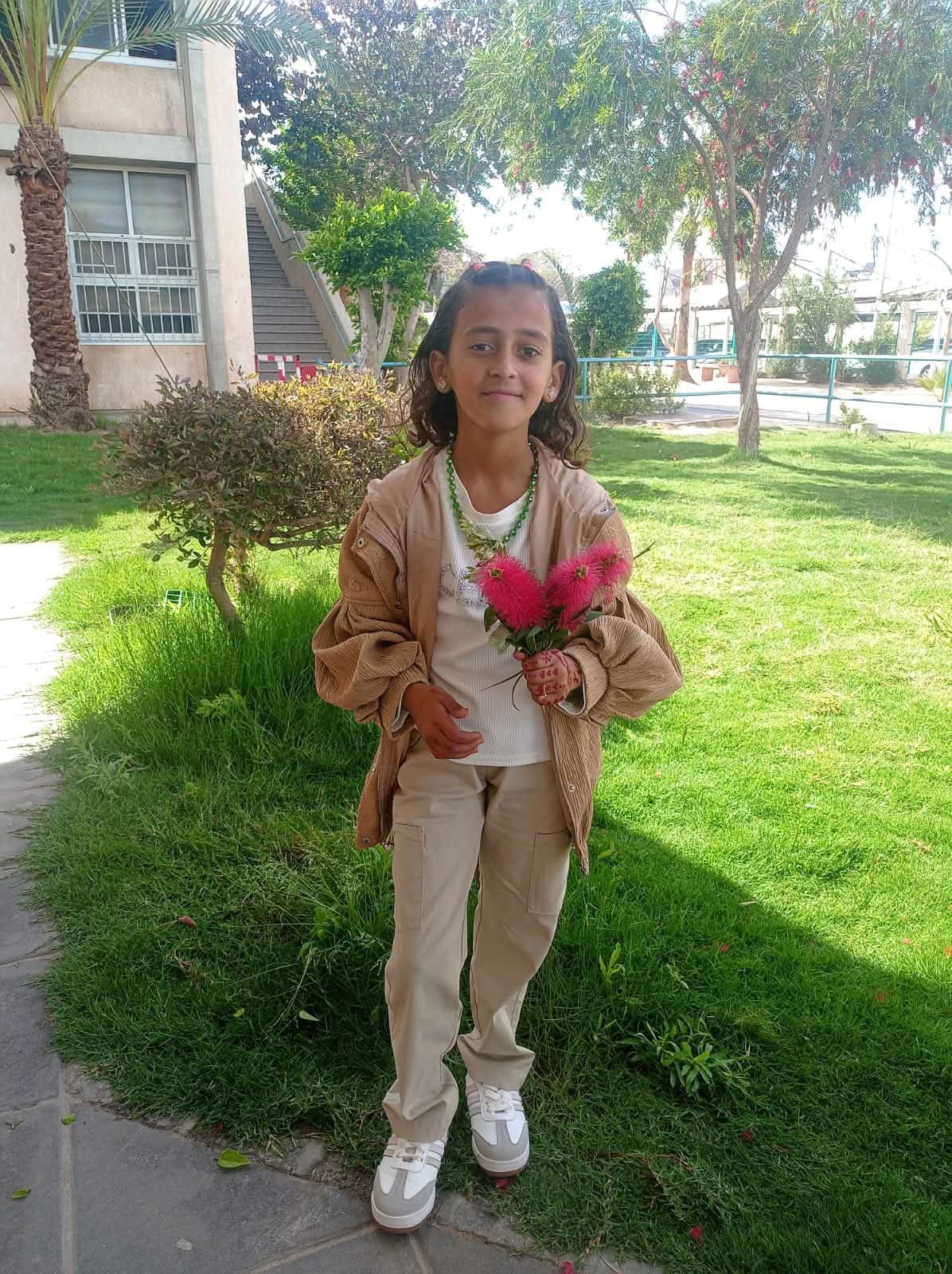 الطفلة سبين سليم النجار   قبل الإصابة