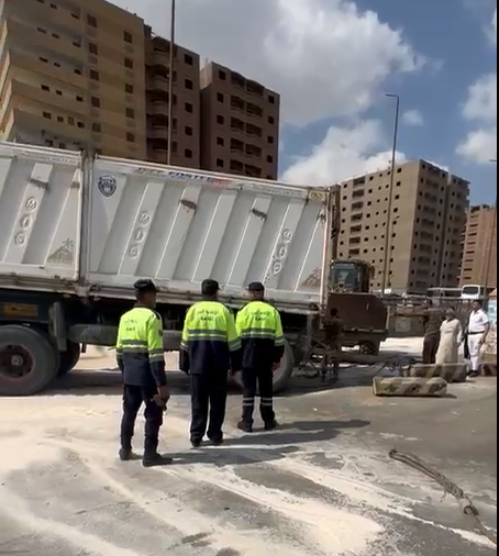 تواجد رجال الانقاذ بالمكان