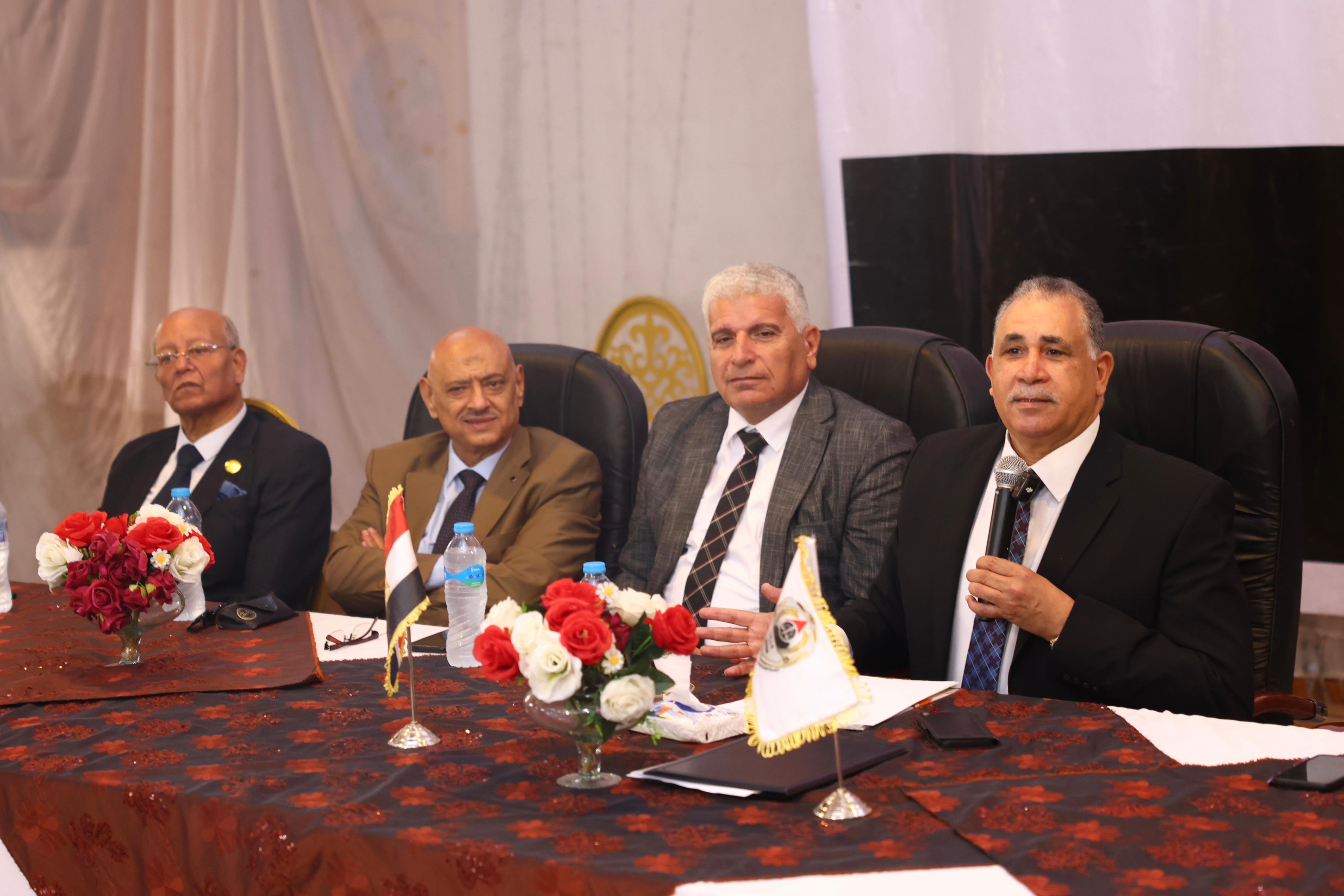 اجتماع نقيب المحامين