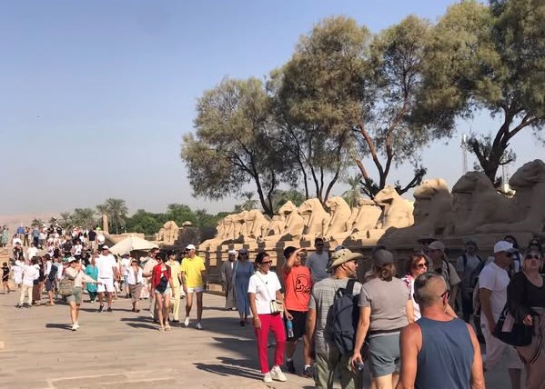 زيارات سياحية مميزة على جانبي طريق الكباش