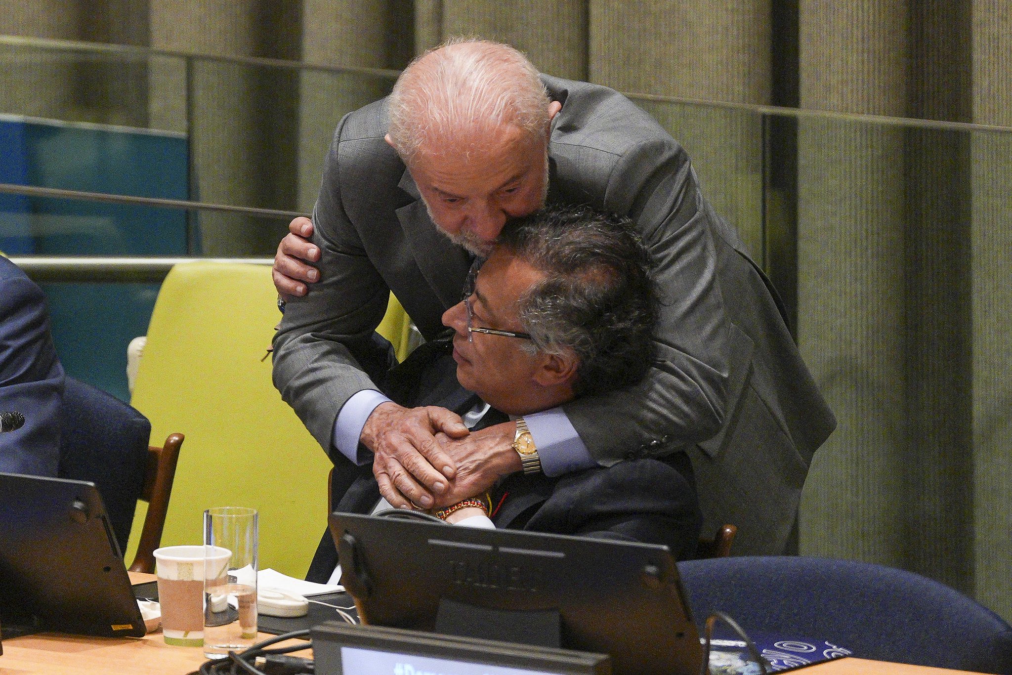 رئيس البرازيل مع رئيس كولومبيا