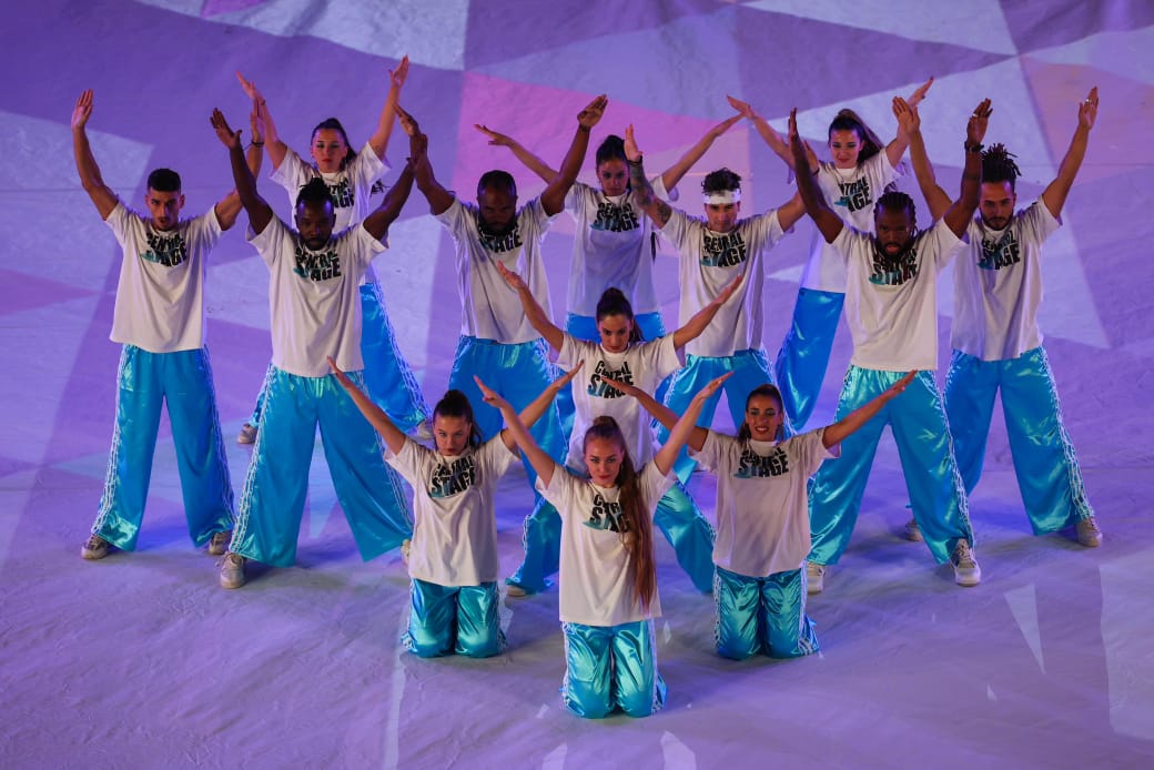 عروض الافتتاح