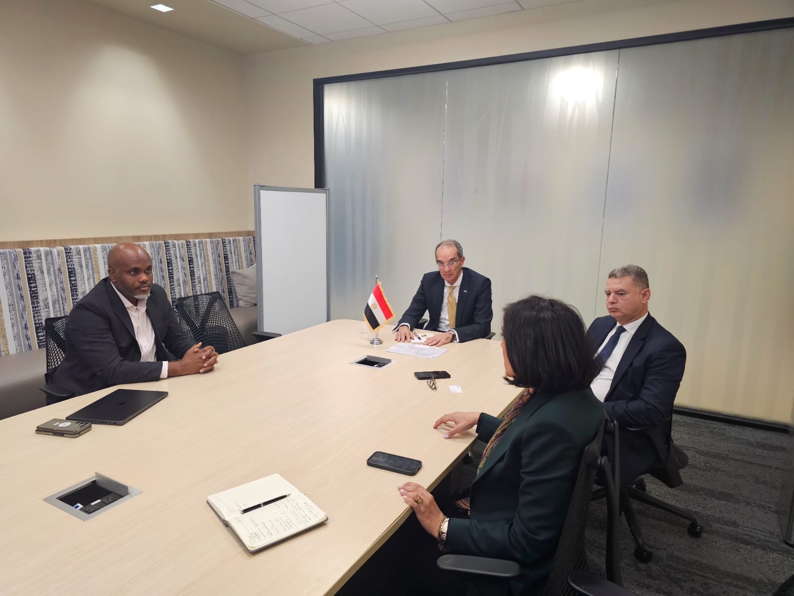 وزير الاتصالات يناقش مع الشركات الأمريكية فرص الاستثمار بمصر
