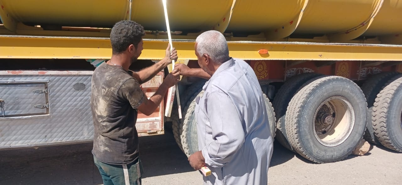 ضبط 53 ألف لتر سولار مجهولة المصدر قبل بيعها بالسوق السوداء بالأقصر