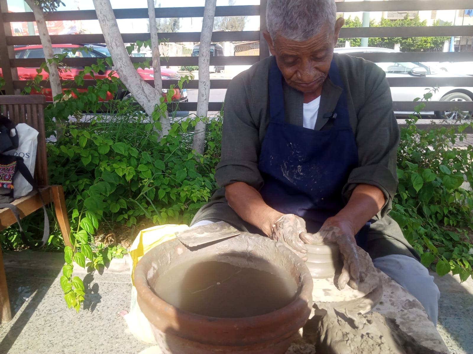 عرض لفنون صناعة الفخار بمهرجان دمياط