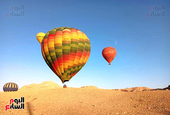 سماء-الأقصر-تشهد-عودة-تحليق-رحلات-البالون-الطائر-عشق-الأجانب سماء-الأقصر-تشهد-عودة-تحليق-رحلات-البالون-الطائر-عشق-الأجانب