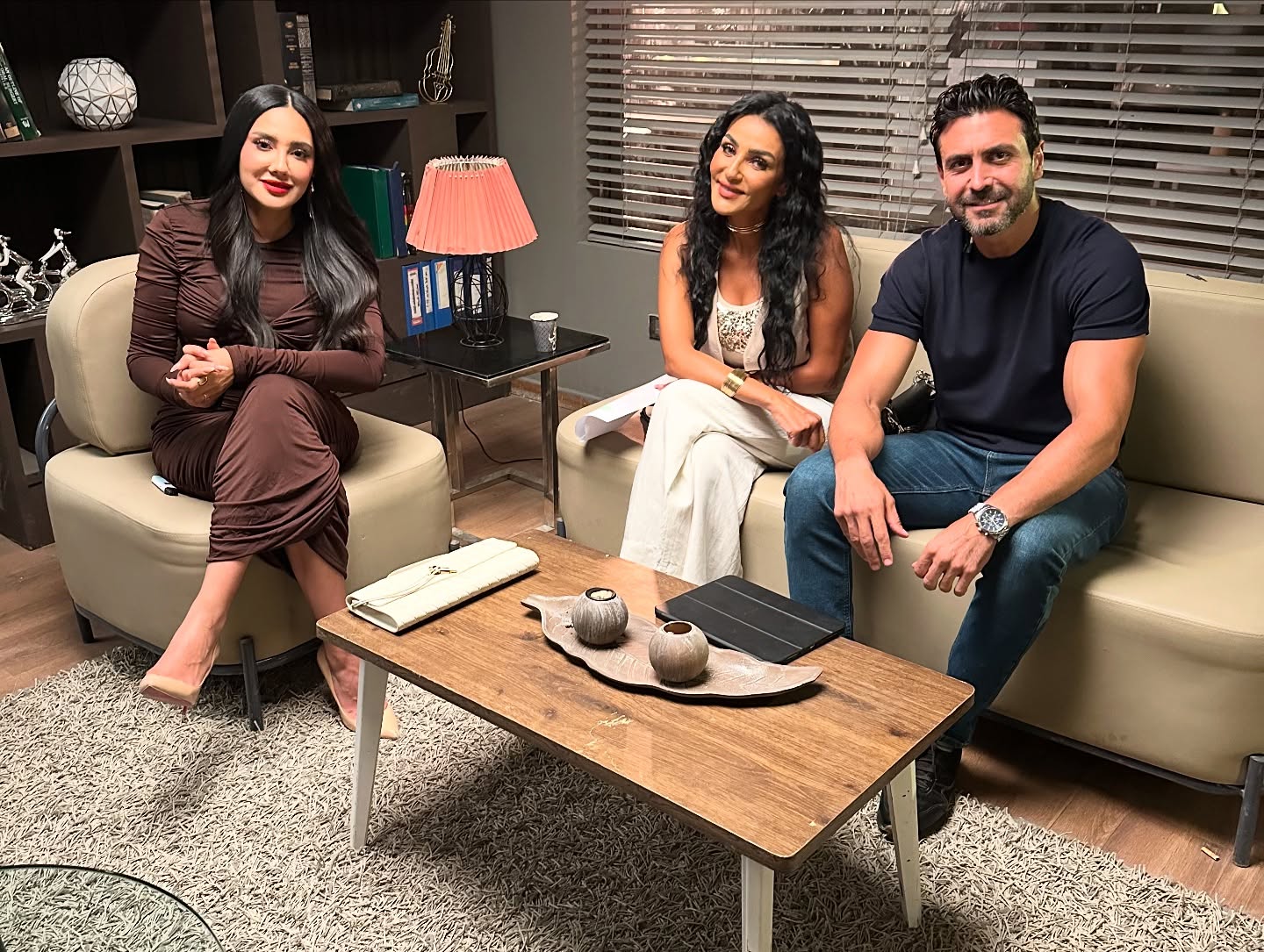 مى القاضي وهبة الاباصيري ومعتز حسن فى كواليس 2 قهوة مى القاضي وهبة الاباصيري ومعتز حسن فى كواليس 2 قهوة