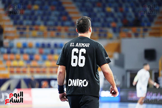 أحمد الأحمر