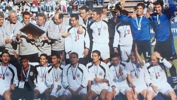 تتويج منتخب مصر للشباب ببرونزية كأس العالم عام 2001 تتويج منتخب مصر للشباب ببرونزية كأس العالم عام 2001