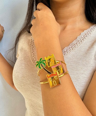 حلي ومجوهرات