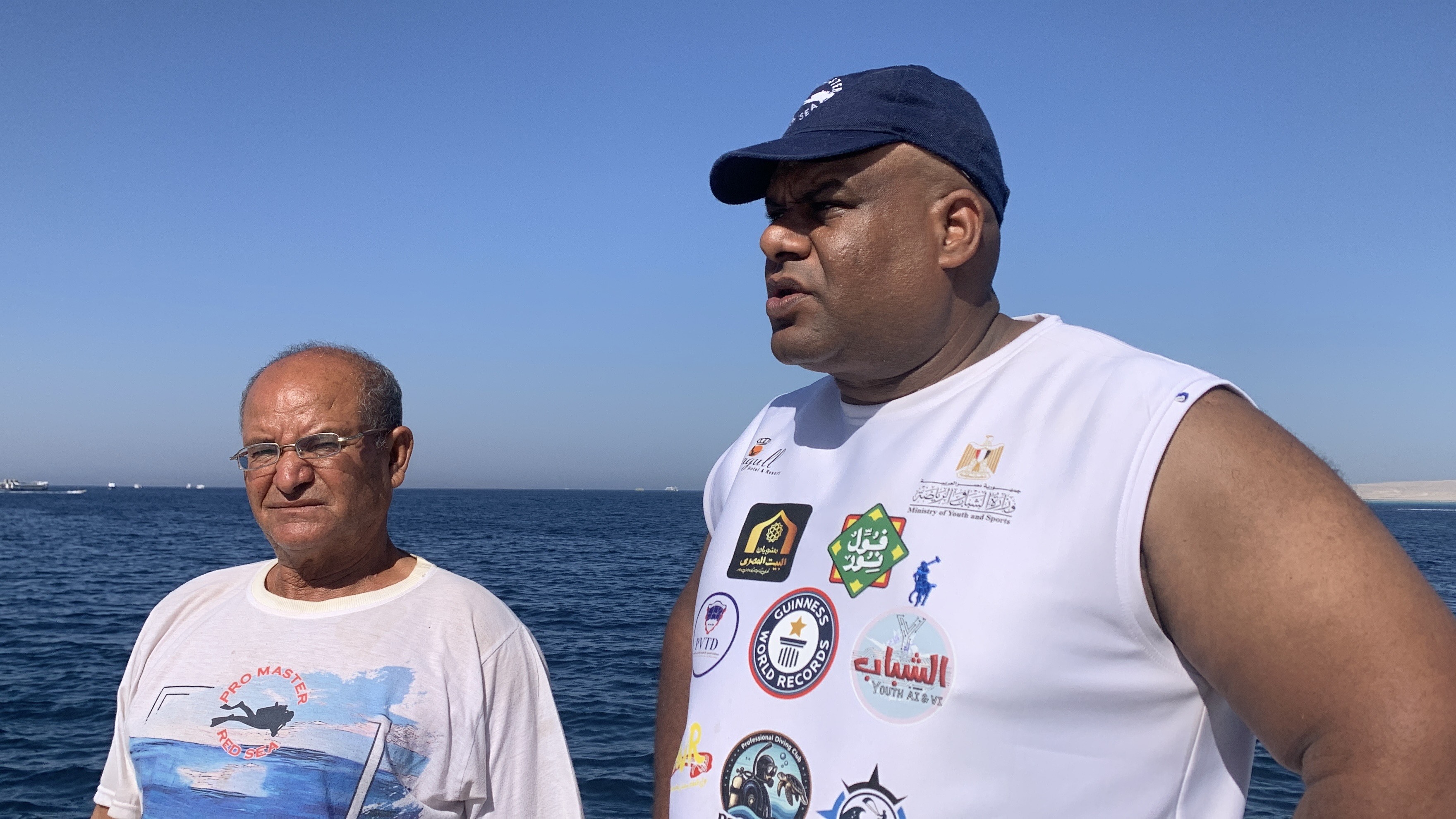 الكابتن اشرف كابنجو يستعد لسحب مركب بوزن 700 طن الكابتن اشرف كابنجو يستعد لسحب مركب بوزن 700 طن