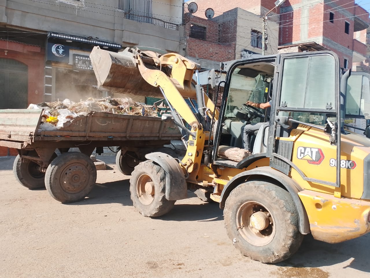 رفع المخلفات بالشوارع رفع المخلفات بالشوارع