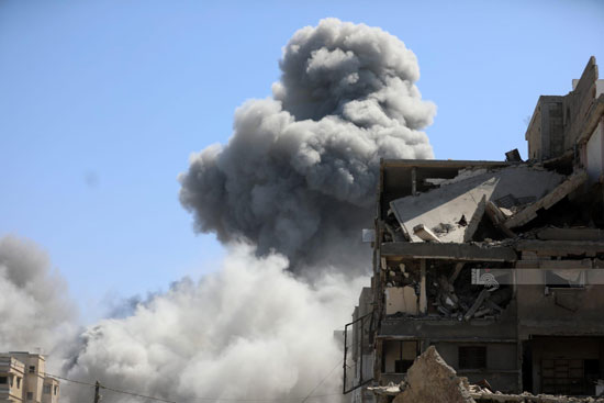 غارات على مخيمات غرب مدينة غزة