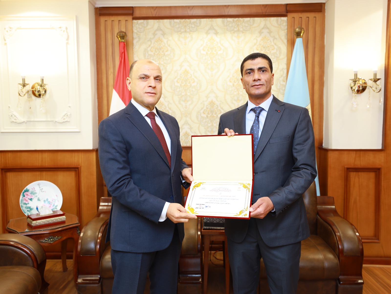 تكريم محمد مبارك مسئول الإرادات بديوان محافظة كفر الشيخ