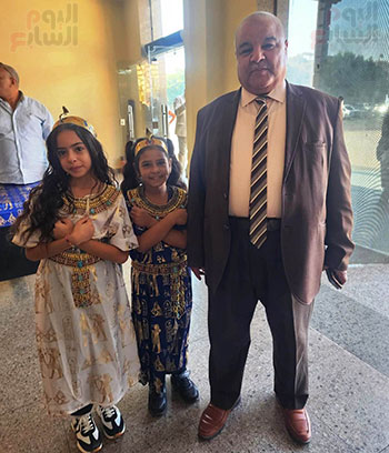 وكيل-تعليم-الأقصر-مع-الأطفال-خلال-الاحتفالية-بالكرنك