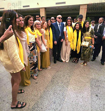 فوج-اسبانى-يستمتعون-بزيارتهم-للكرنك