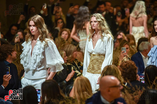 حضور لافت من عشاق الأزياء