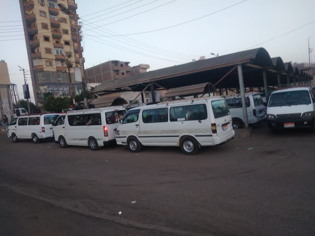 توفير سيارات لتخفيف الزحام