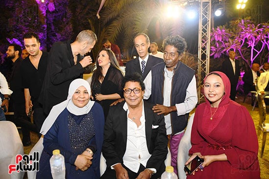محمد منير والعائلة
