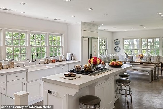 مطبخ آخر داخل المزرعة مطبخ آخر داخل المزرعة