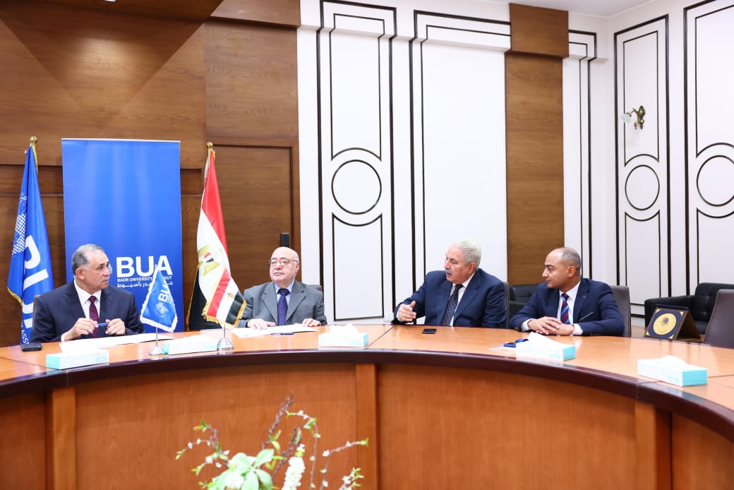 نقيب المحامين يوقع بروتوكول تعاون مع جامعة بدر بأسيوط (2)