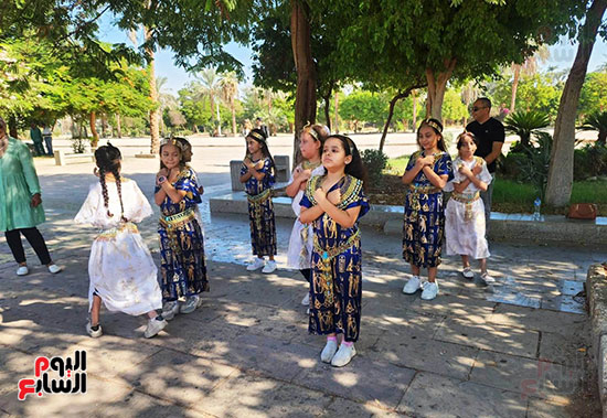 عروض-بالزي-الفرعونى-لأطفال-المدارس-فى-الكرنك