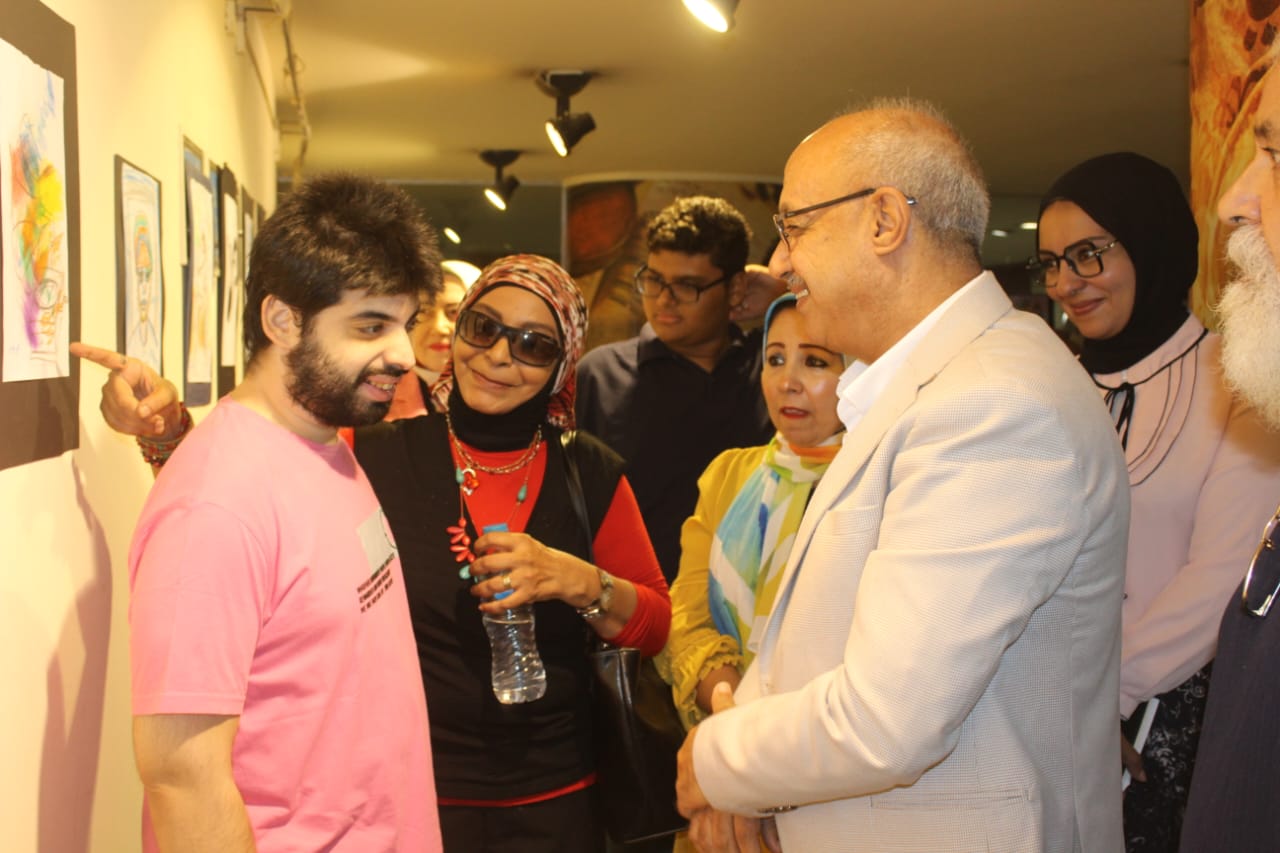 أثناء افتتاح معرض أم كلثوم