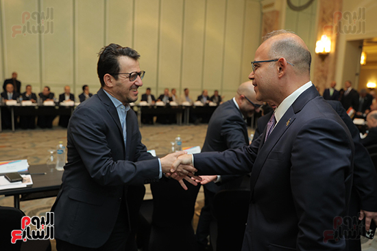 رئيس الرقابة المالية يستعرض مع رؤساء التحرير تطوير القطاع المالي غير المصرفي (10)