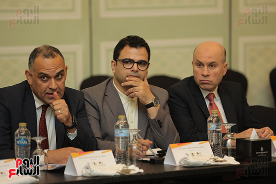 رئيس الرقابة المالية يستعرض مع رؤساء التحرير تطوير القطاع المالي غير المصرفي (9)