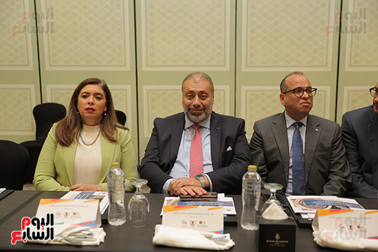 رئيس الرقابة المالية يستعرض مع رؤساء التحرير تطوير القطاع المالي غير المصرفي (14)