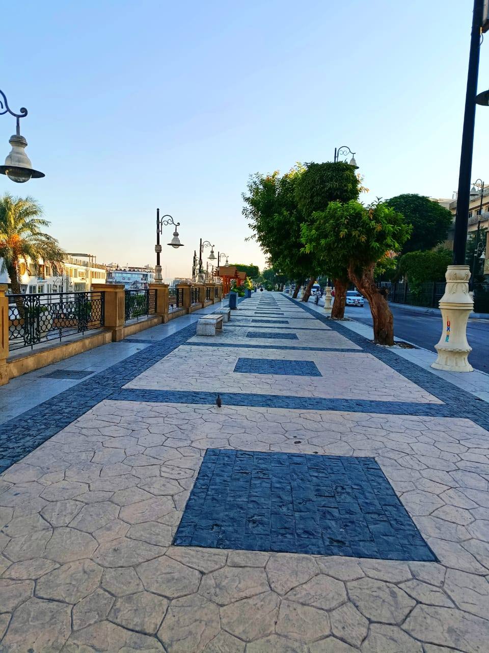 تجميل الممشى السياحي وكورنيش النيل بمدينة الأقصر