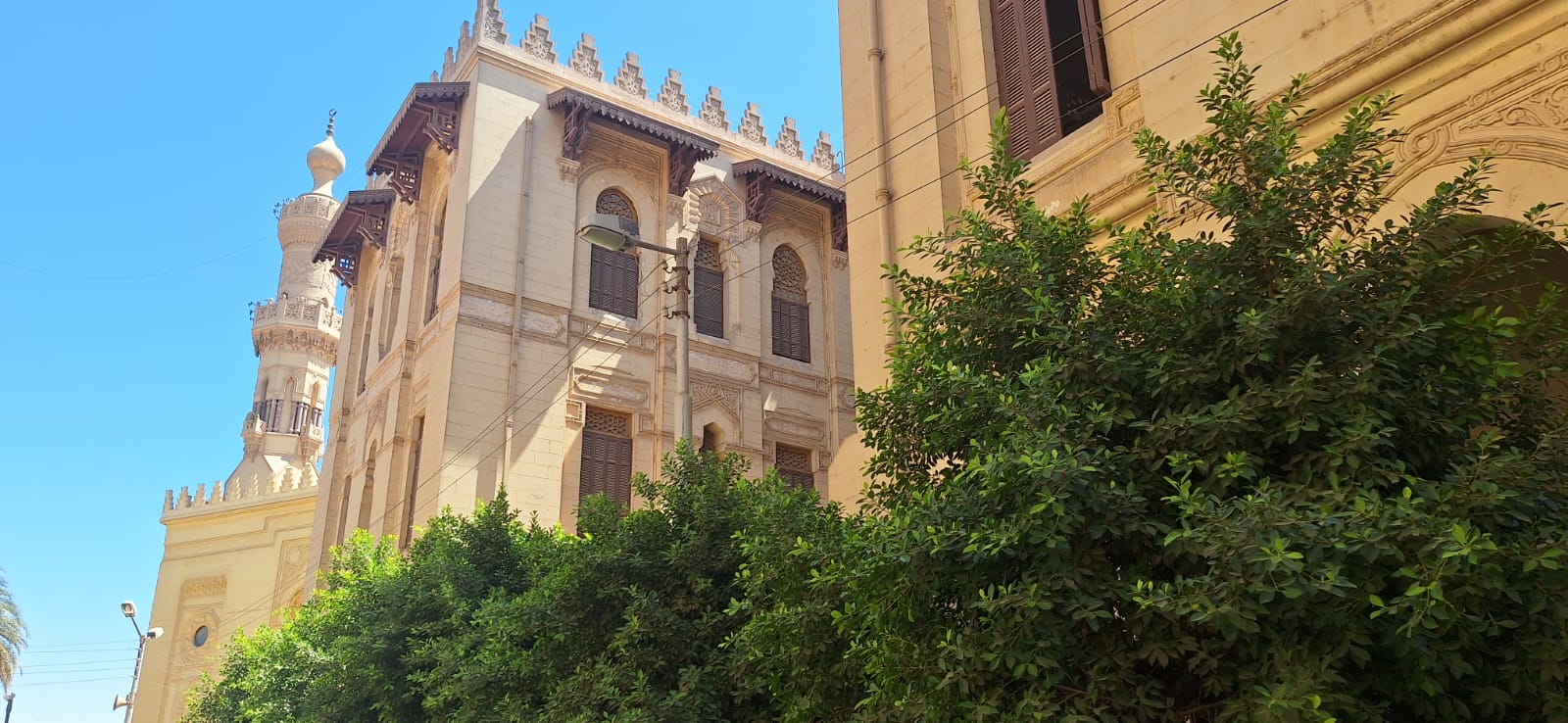 مئذنة مسجد معهد فؤاد الازهري بأسيوط