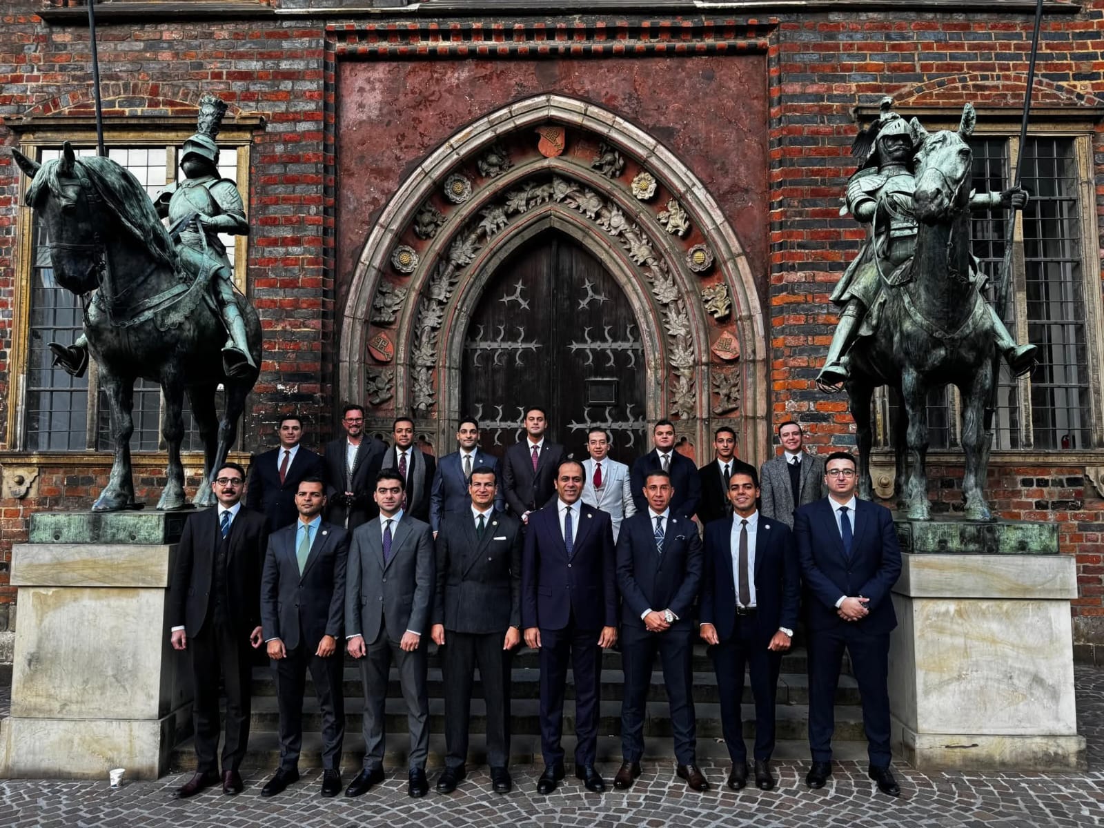 5da23204-bbfe-45dc-997b-faeb9a06d959