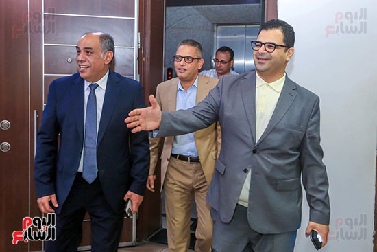 الدكتور أحمد محمود رئيس مجلس ادارة الوطن ومصطفى عمار  رئيس التحرير