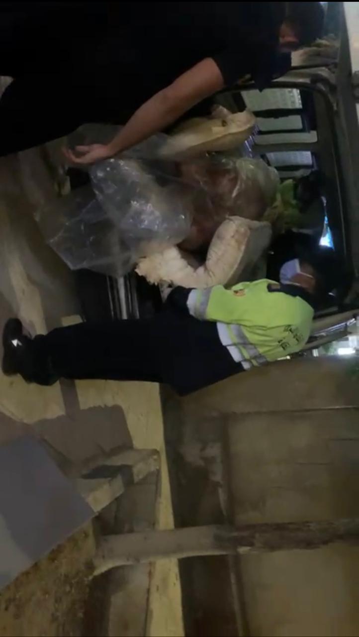 الحماية المدينة تساعد فى إنزال شخص متوفى