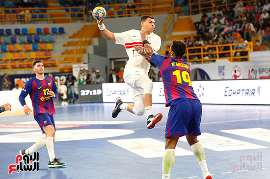 دفاع من لاعب برشلونة دفاع من لاعب برشلونة