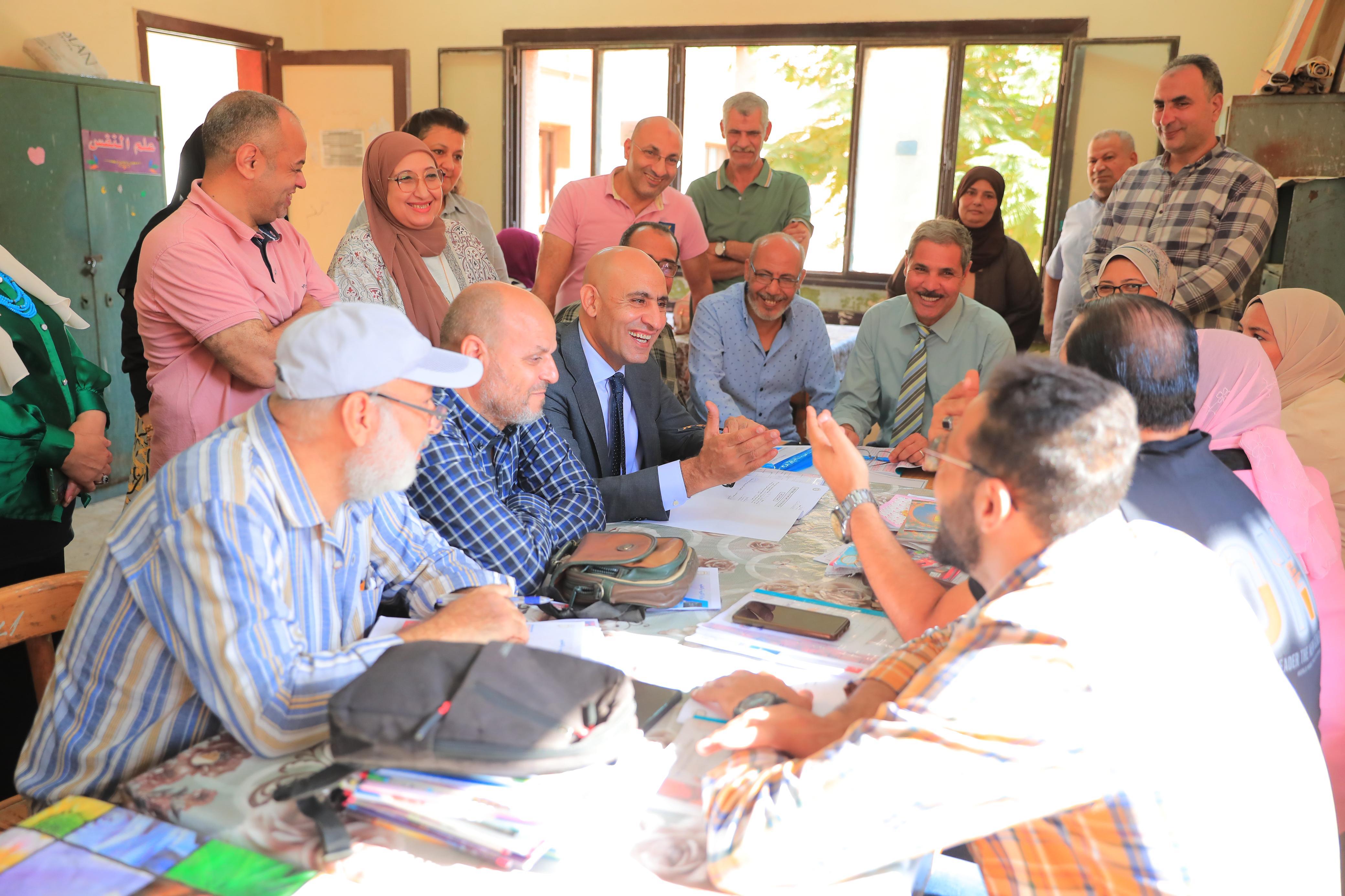 لقاء الوزير مع عدد من المعلمين والمعلمات