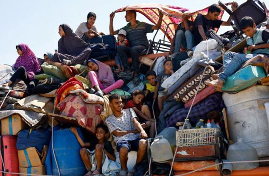 فرار أهالى غزة من قصف إسرائيل (2)