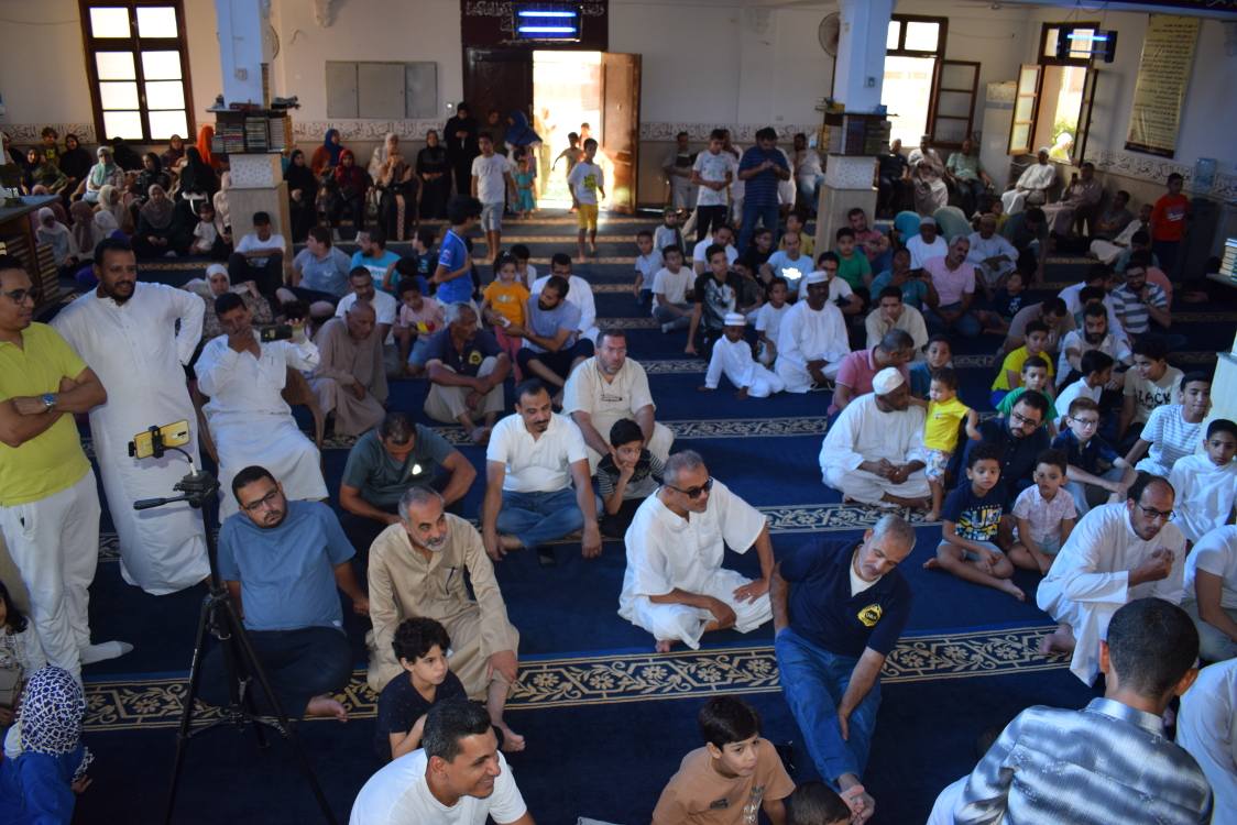 جانب من الاحتفال جانب من الاحتفال